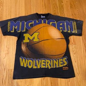 Vintage Michigan Wolverines Basketball Wauldron T- Shirt